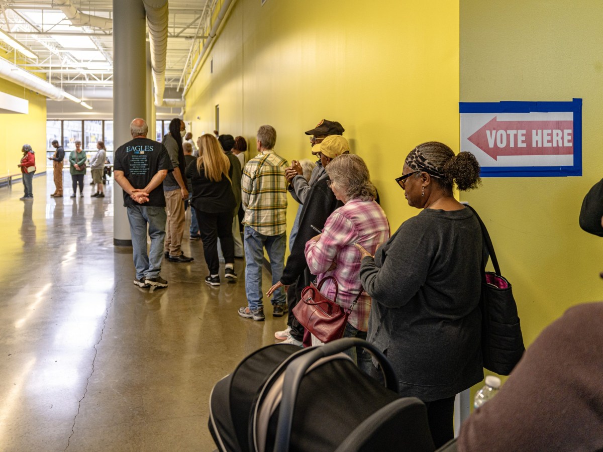 First Day of Early Voting in Nashville Sees Long Lines